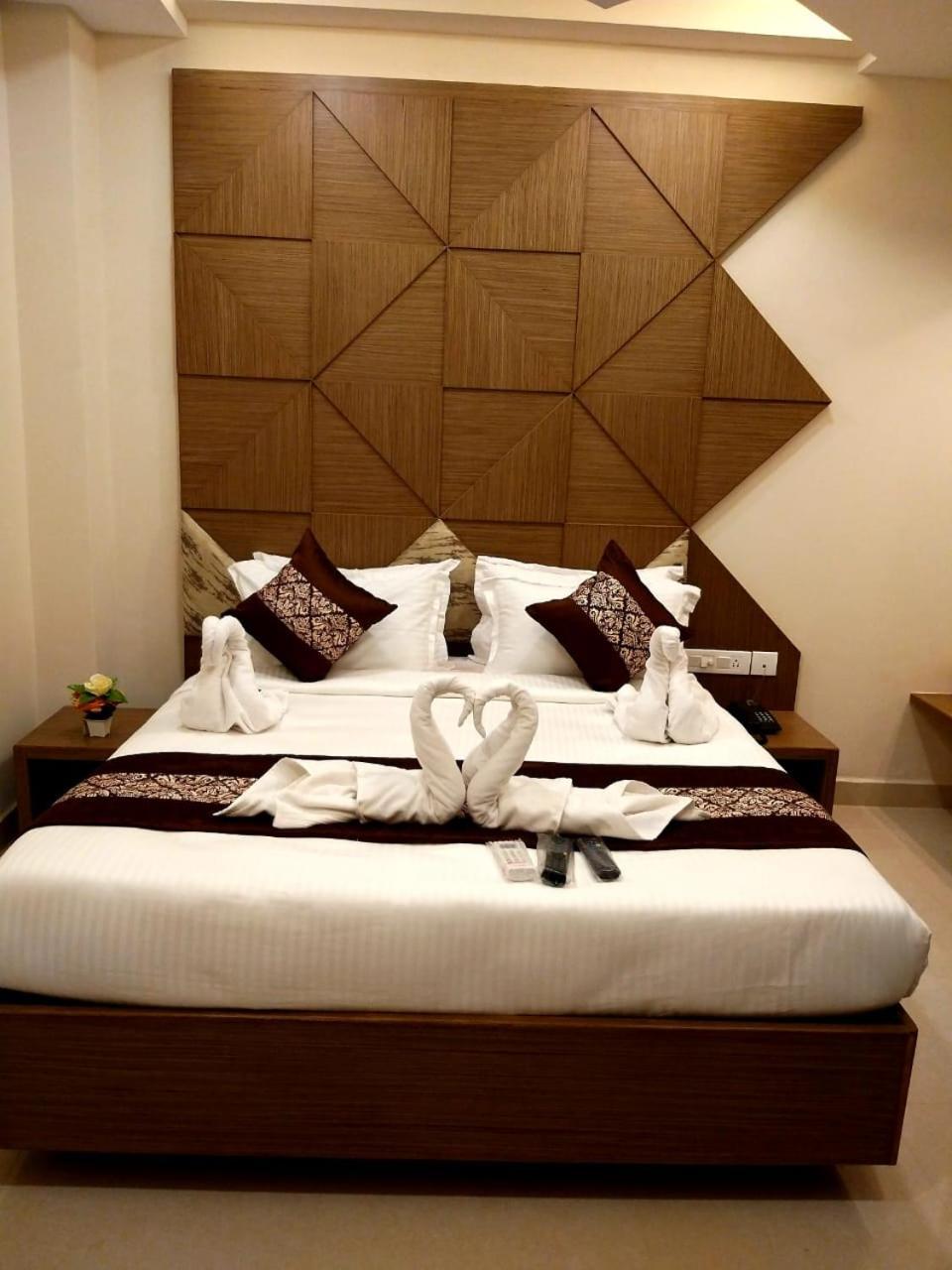 فندق Grand Elegant شيناي المظهر الخارجي الصورة